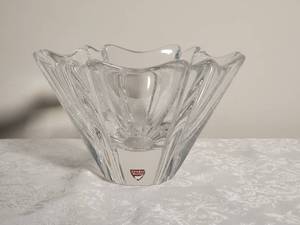 lot 76 image: Orrefors Fine Crystal Centerpiece Bowl