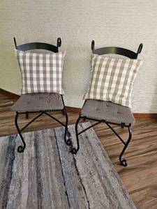 lot 23 image: Pier 1 Imports Scrolled Metal Bistro Chairs - (4)