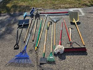 lot 140 image: Yard Warrior Tool Bundle