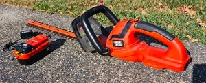 lot 143 image: Black & Decker Hedge Trimmer