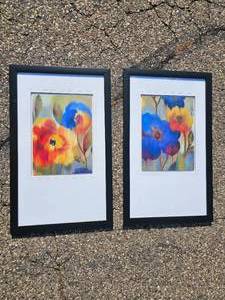 lot 82 image: Pop of Color Daisy Dcor Art
