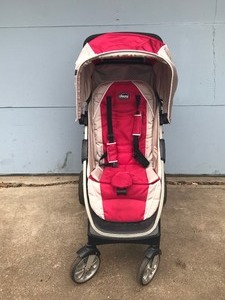 lot 21 image: Chicco Bravo Toddler Stroller