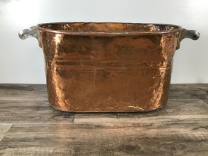 lot 25 image: Vintage Copper Boiler Wash Tub