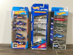 lot 29 image: 3 - Packs of Hot Wheel Cars in Unopened Packages - Each Package Contains 5 Cars Each
