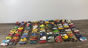 lot 44 image: Lot of 100 Matchbox  Hot Wheels Die Cast Cars & More