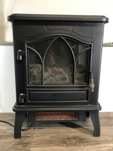 lot 46 image: Electric Fireplace Model CFI-470-03