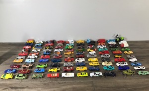 lot 66 image: Lot of 100 Die Cast Matchbox  Hot Wheels Cars and More