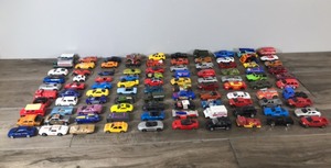 lot 68 image: Lot of 100 Die Cast Maisto  Hot Wheels Cars & More