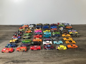 lot 80 image: Lot of 67 Die Cast Matchbox  Hotwheels Cars and More