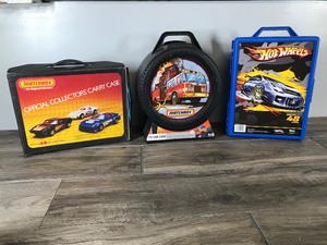 lot 82 image: 3 - Hotwheels  Matchbox Die Cast Car Carrying Cases