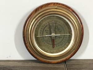lot 123 image: Vintage Nautical Desktop Wood and Brass Compass