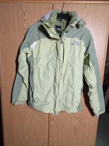 lot 207 image: North Face 2-tone green jacket