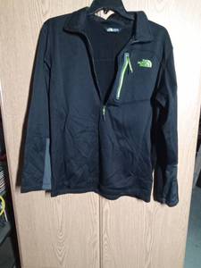 lot 212 image: Mens North Face pullover shirt
