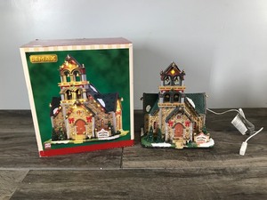 lot 457 image: Lemax Hill Side Lighted Chapel with Original Box