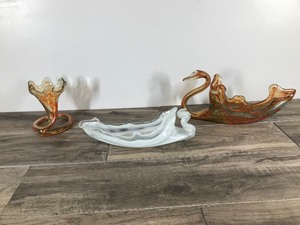 lot 460 image: 3 - Art Swirl Glass Pieces