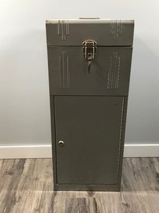 lot 466 image: Vintage Acorn Metal Filing Cabinet Locker with Keys