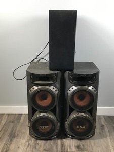 lot 467 image: 2 - Speakers and 1 Subwoofer