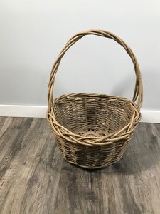 lot 468 image: Large Willow Basket