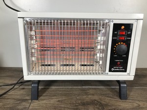 lot 477 image: Comfort Zone Space Heater