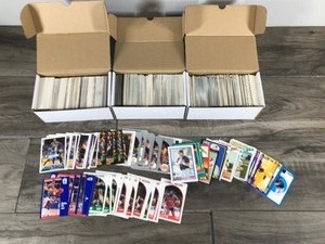 lot 548 image: Lot of Collectible Trading Cards - Mixture of all sports and more