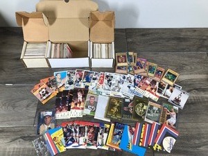 lot 620 image: Lot of Collectible Trading Cards - Mixture of all sports and more