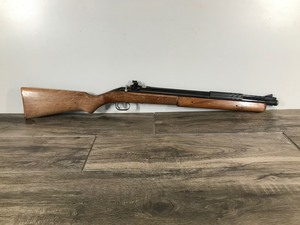 lot 12 image: Vintage Blue Streak 5mm Cal Air Rifle Pellet Gun