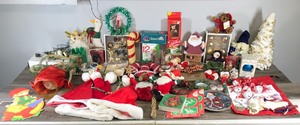 lot 624 image: Lot of Christmas Items