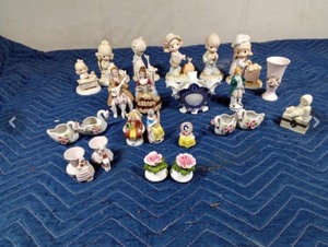 lot 593 image: Occupied Japan figurine and other figurines, precious moments, snow baby trinket box and more