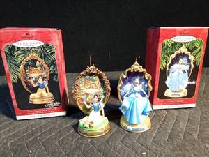 lot 575 image: 1998 Hallmark Snow White and 1997 Cinderella ornaments
