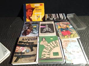 lot 566 image: Cassettes, Roy Rogers album of records, Vintage books