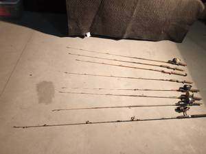 lot 561 image: 8 Fishing r5ods and 5 reewls