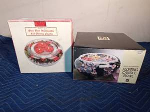 lot 555 image: 2 New bowls with floating candles
