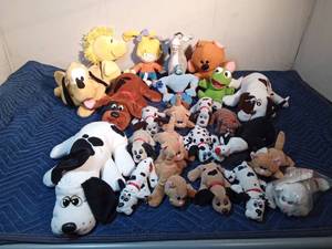 lot 558 image: lot of Pound Puppies and other collectable plush characters