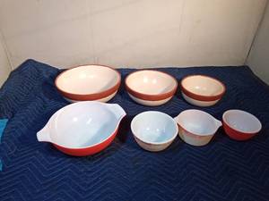 lot 397 image: 3 pottery and 4 Pyrex bowls