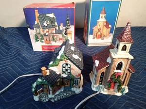 lot 385 image: Vintage electric light-up house and 1994 light-up Christmas Valley church