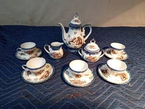 lot 386 image: Japanese tea set