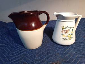 lot 364 image: 2 Pitchers - 1 from Sioux Falls Milk Foundation