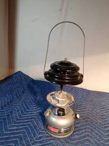 lot 358 image: 1993 Coleman lantern