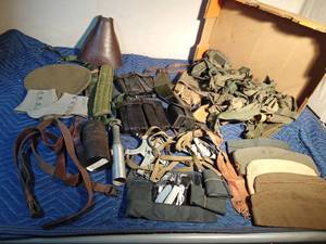 lot 344 image: Lot of military items