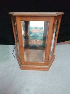 lot 331 image: Short show case