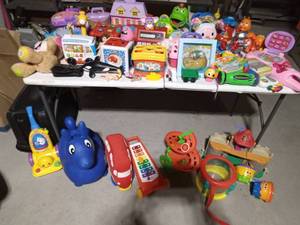 lot 321 image: Lot of young children toys