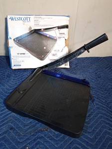 lot 304 image: New 12 paper cutter
