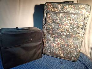 lot 301 image: 2 Suitcases