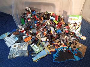 lot 303 image: Lg tote of Legos