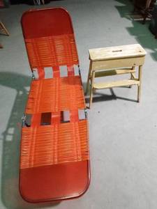 lot 296 image: Work benchstool and lounge lawn chair