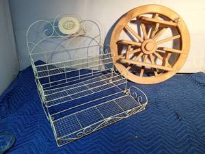 lot 293 image: 3 Tier metal shelf and a wagon wheel wood shelf