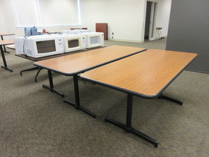 lot 912 image: STEELCASE NURTURE TABLES