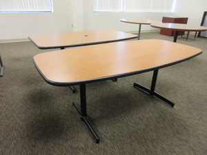 lot 913 image: STEELCASE TABLES
