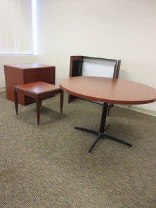 lot 915 image: KIMBALL CONFERENCE ROOM FURNITURE