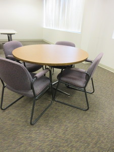 lot 916 image: CONFERENCE ROOM TABLE WITH NIGHTENGALE CHAIRS